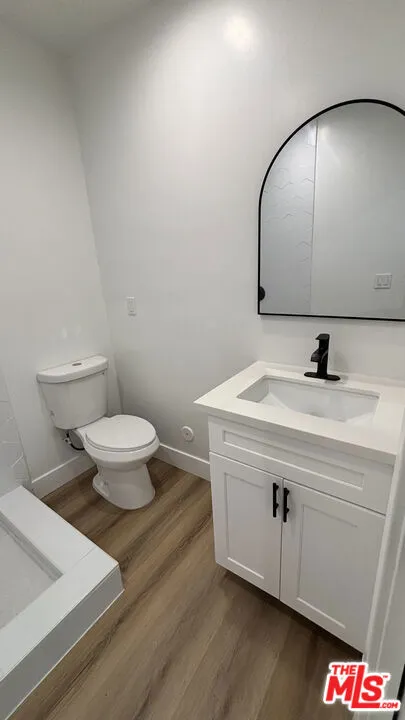 2437 Centinela Avenue #apt 11 Santa Monica, CA 90405