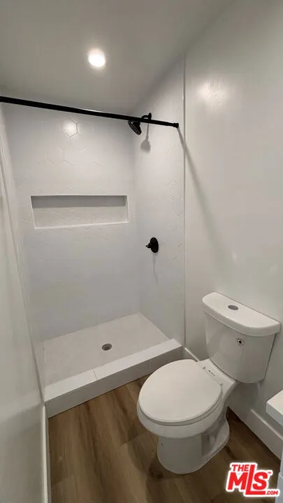 2437 Centinela Avenue #apt 11 Santa Monica, CA 90405