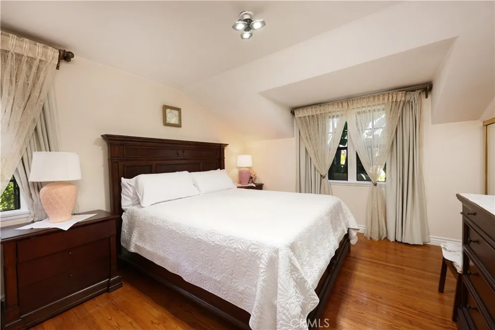 10011 Wiley Burke Downey, CA 90240