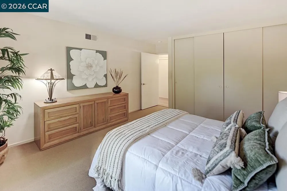 2223 Tice Creek Dr #2 Walnut Creek, CA 94595
