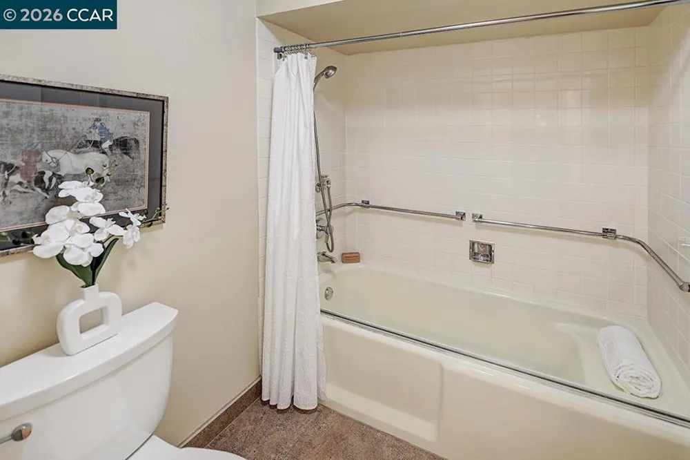 2223 Tice Creek Dr #2 Walnut Creek, CA 94595