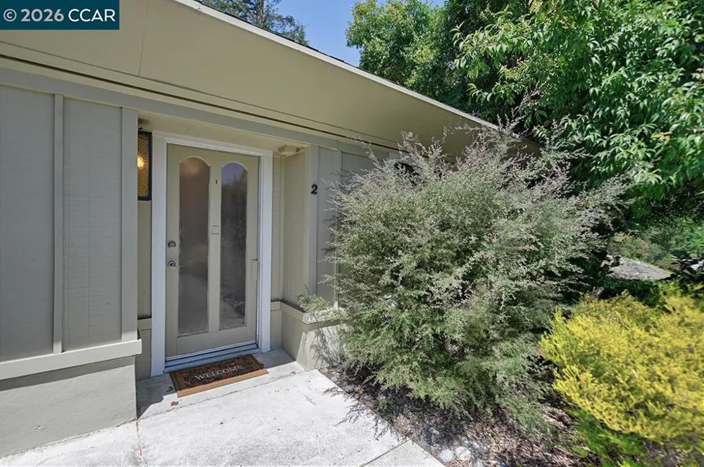 2223 Tice Creek Dr #2 Walnut Creek, CA 94595