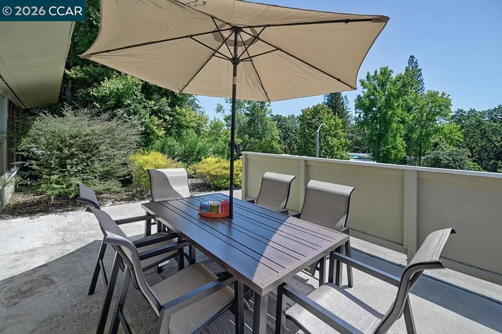 2223 Tice Creek Dr #2 Walnut Creek, CA 94595