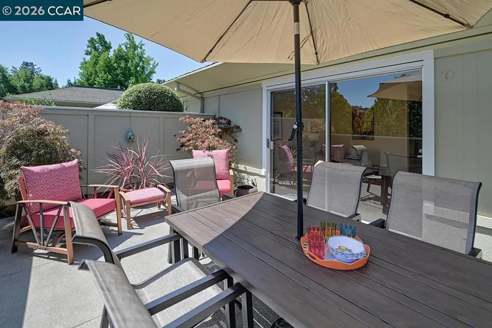 2223 Tice Creek Dr #2 Walnut Creek, CA 94595