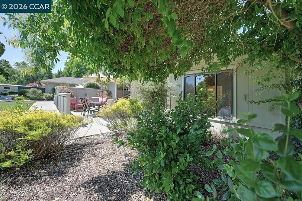 2223 Tice Creek Dr #2 Walnut Creek, CA 94595
