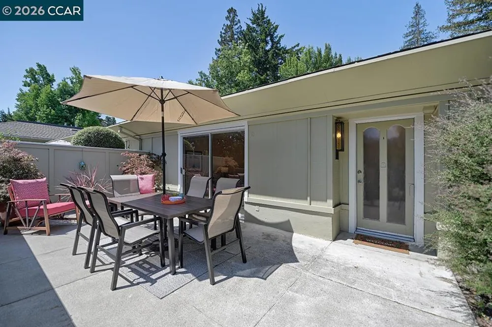 2223 Tice Creek Dr #2 Walnut Creek, CA 94595