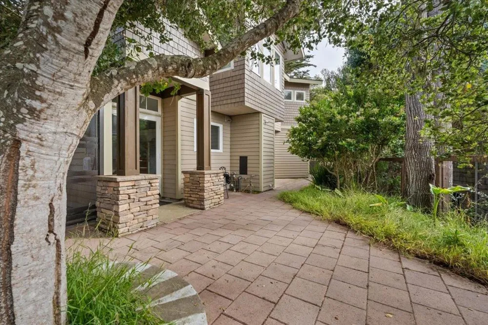 957 Syida Drive Pacific Grove, CA 93950