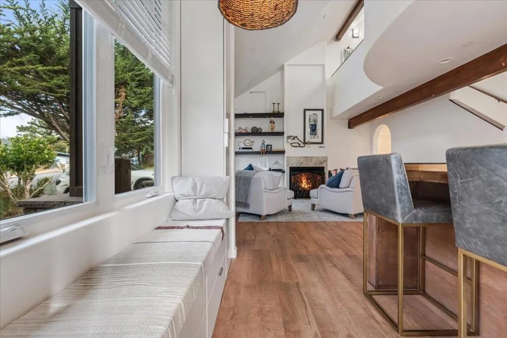 957 Syida Drive Pacific Grove, CA 93950