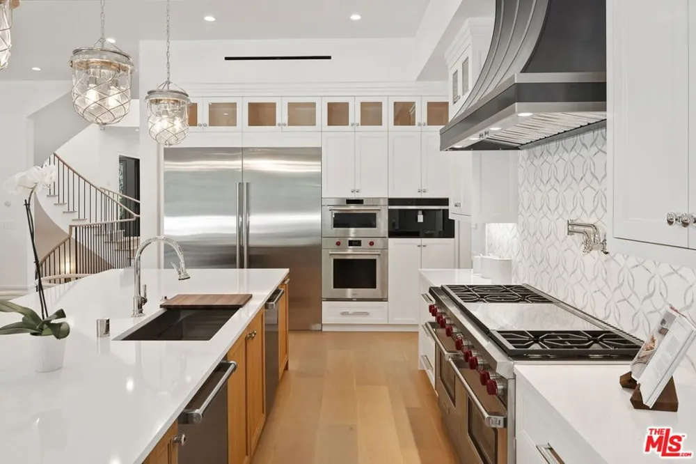 1675 San Remo Drive Pacific Palisades, CA 90272