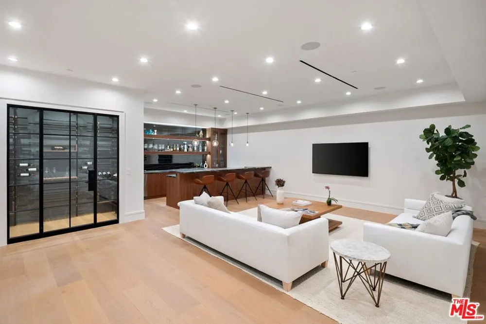 1675 San Remo Drive Pacific Palisades, CA 90272