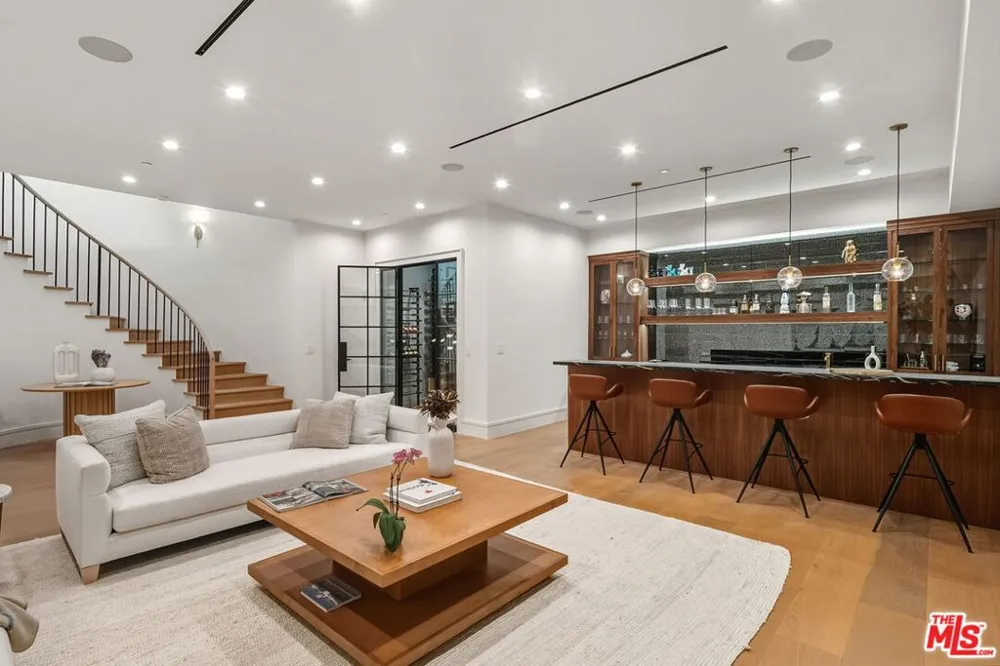 1675 San Remo Drive Pacific Palisades, CA 90272