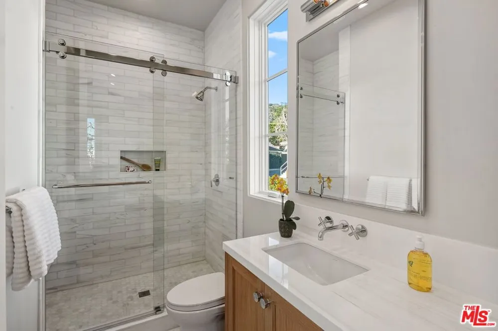 1675 San Remo Drive Pacific Palisades, CA 90272