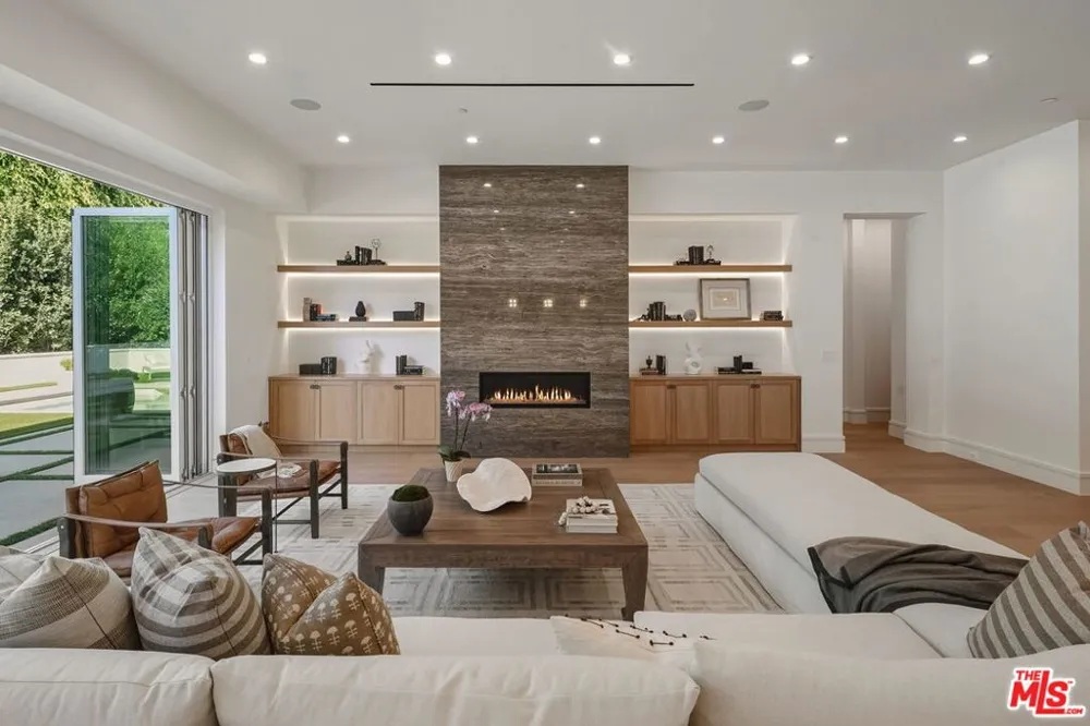 1675 San Remo Drive Pacific Palisades, CA 90272