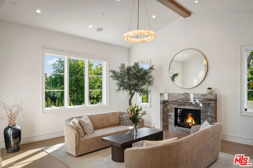 1675 San Remo Drive Pacific Palisades, CA 90272