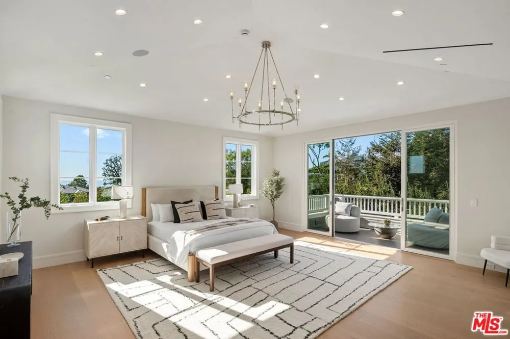 1675 San Remo Drive Pacific Palisades, CA 90272