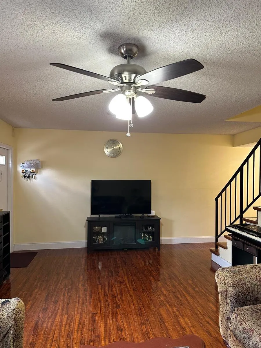 102 Pleasant Hill Lane Tamarac, FL 33319