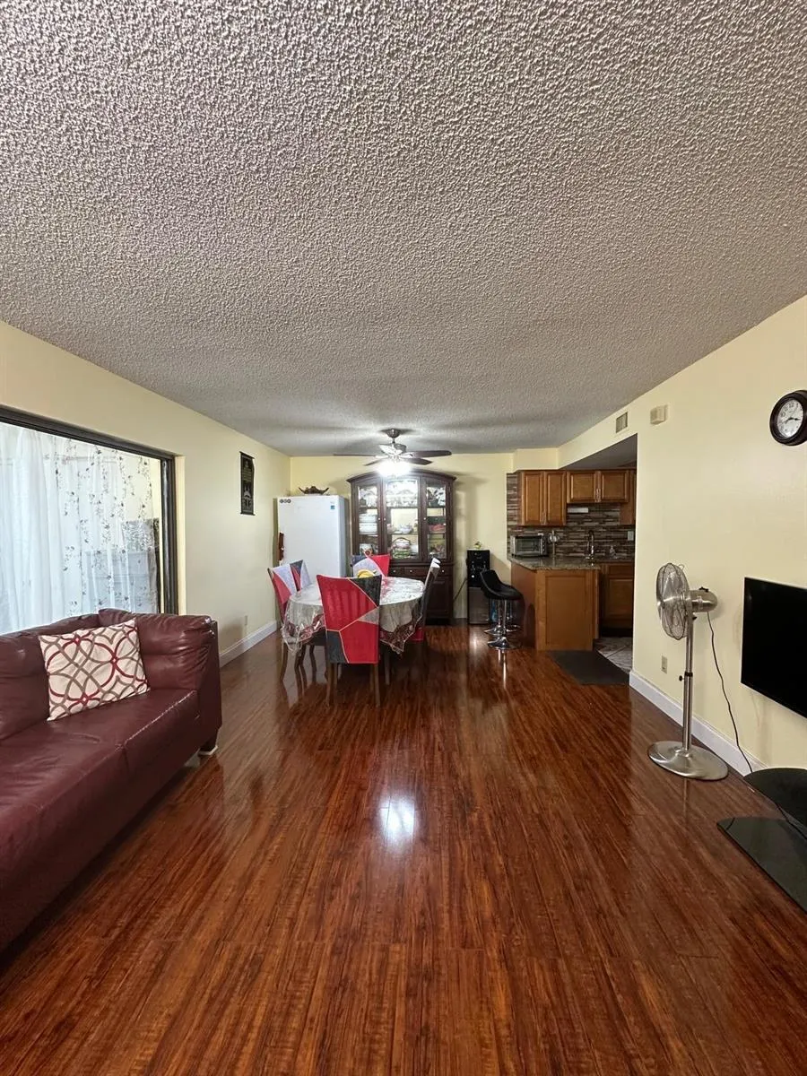 102 Pleasant Hill Lane Tamarac, FL 33319