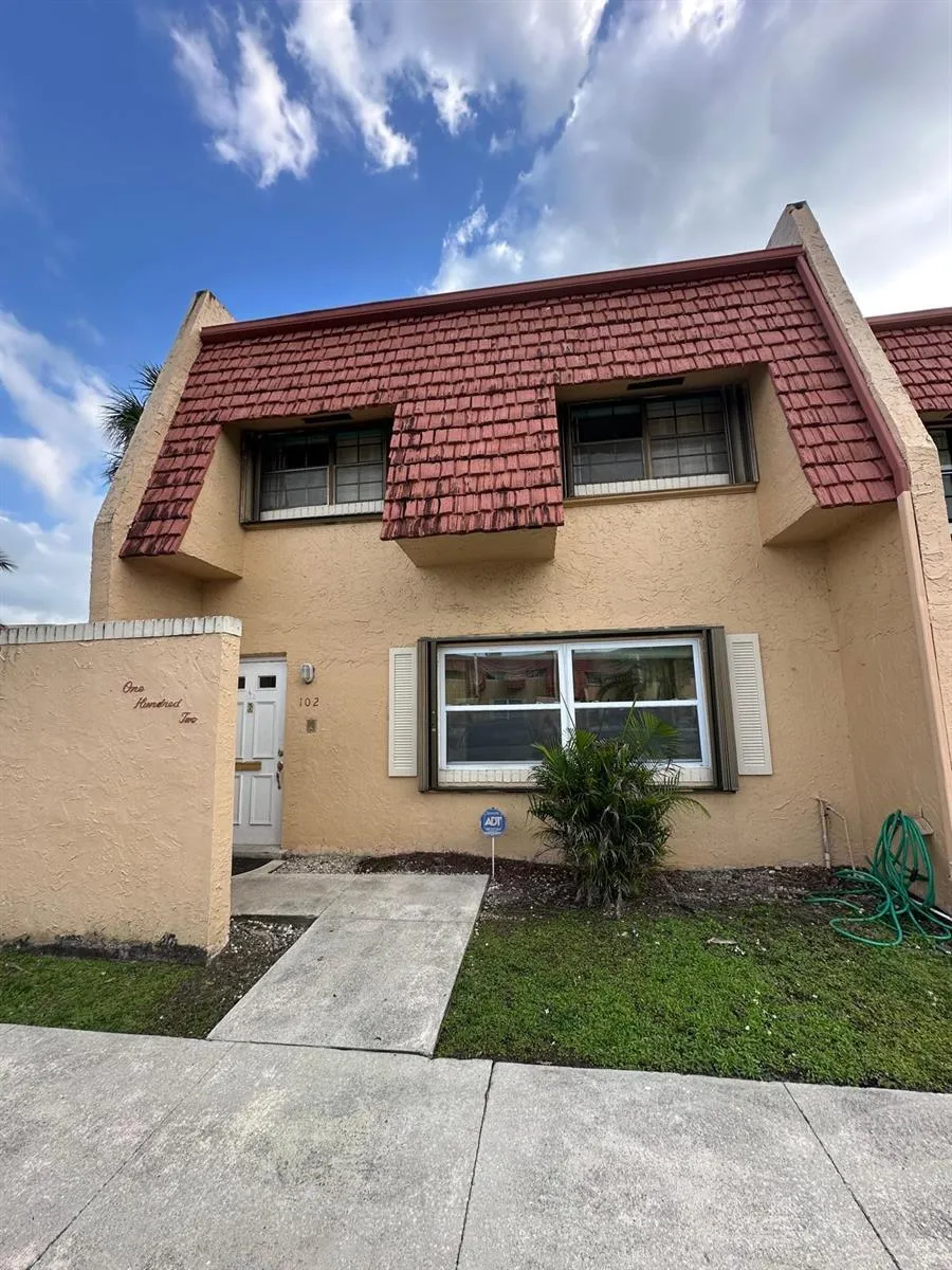 102 Pleasant Hill Lane Tamarac, FL 33319