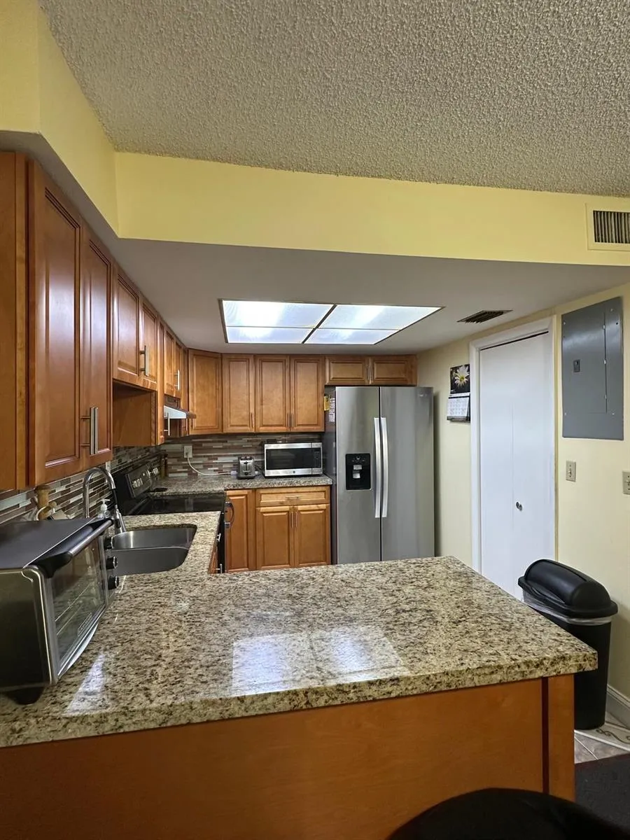102 Pleasant Hill Lane Tamarac, FL 33319