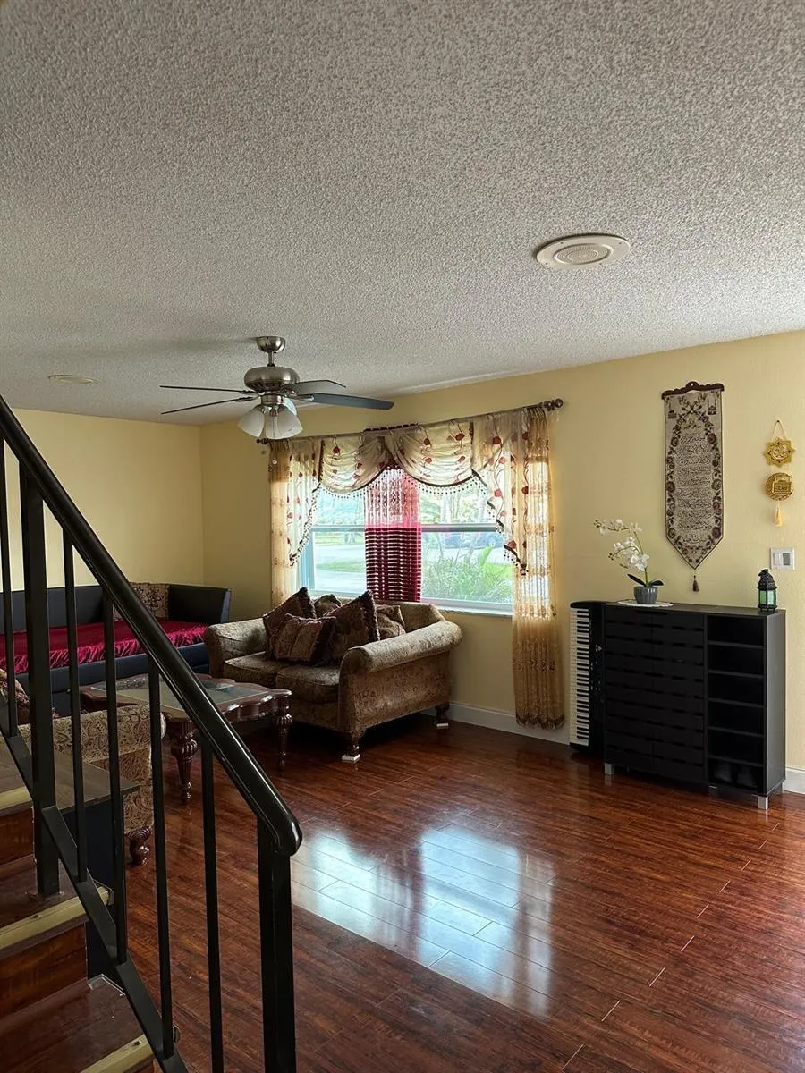 102 Pleasant Hill Lane Tamarac, FL 33319