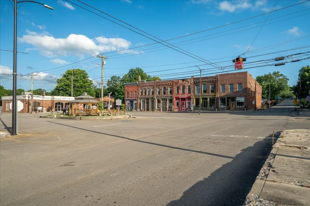 102 Church St Petersburg, TN 37144