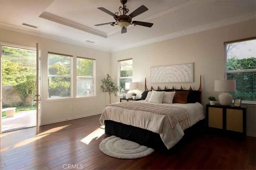 26637 Oak Terrace Valencia, CA 91381