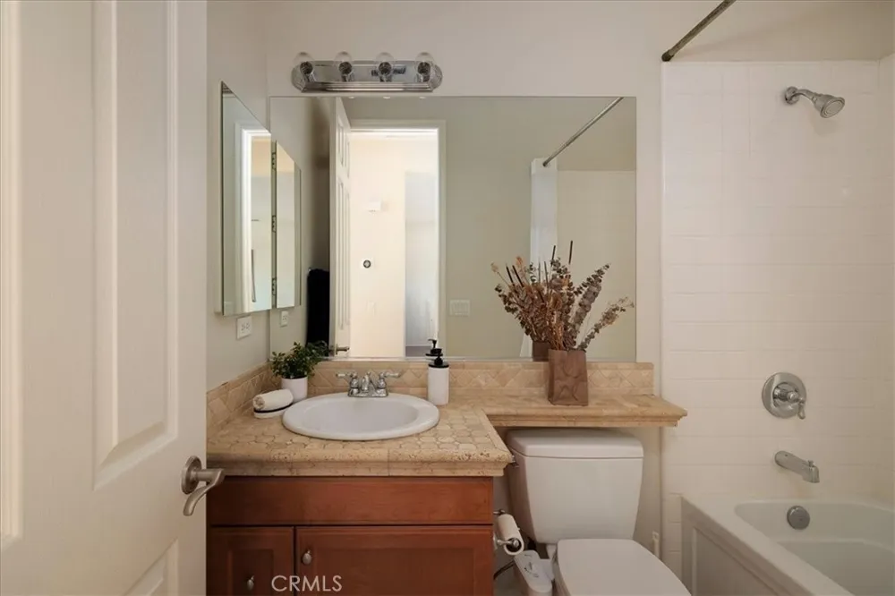 26637 Oak Terrace Valencia, CA 91381