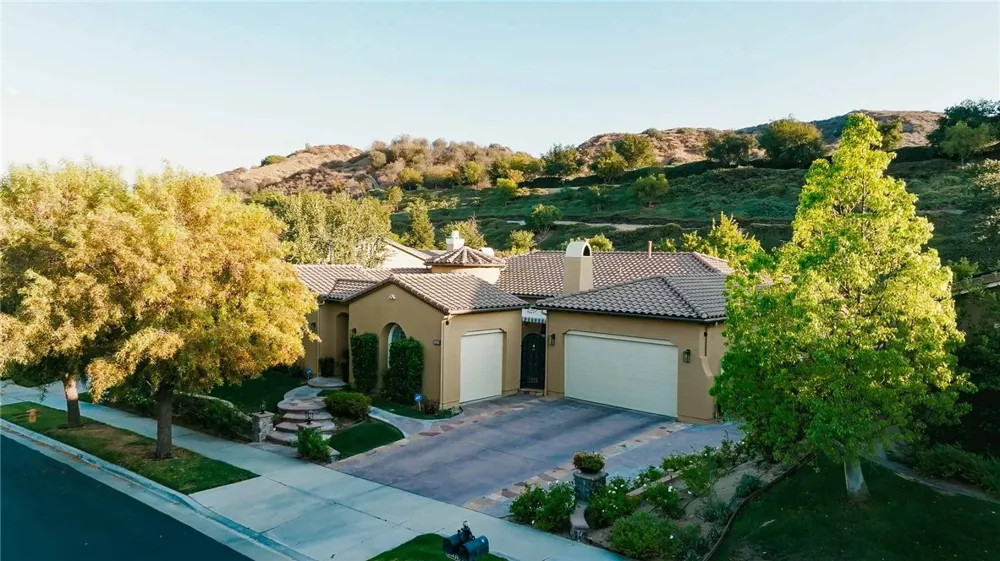 26637 Oak Terrace Valencia, CA 91381