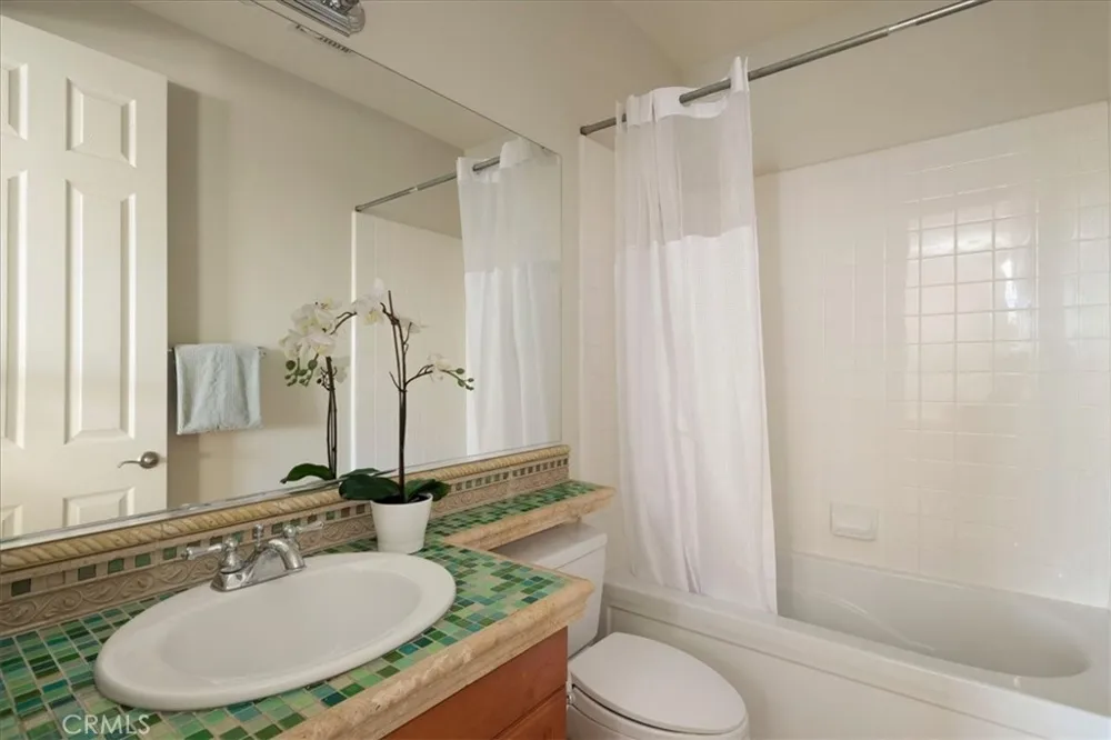 26637 Oak Terrace Valencia, CA 91381