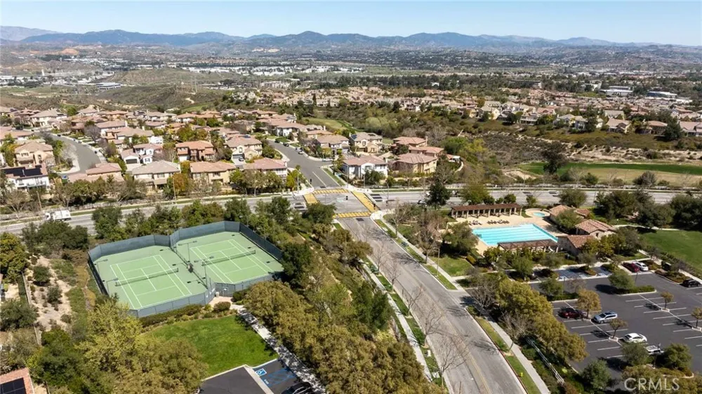 26637 Oak Terrace Valencia, CA 91381