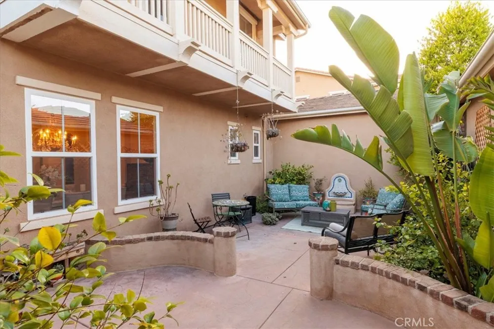 26637 Oak Terrace Valencia, CA 91381