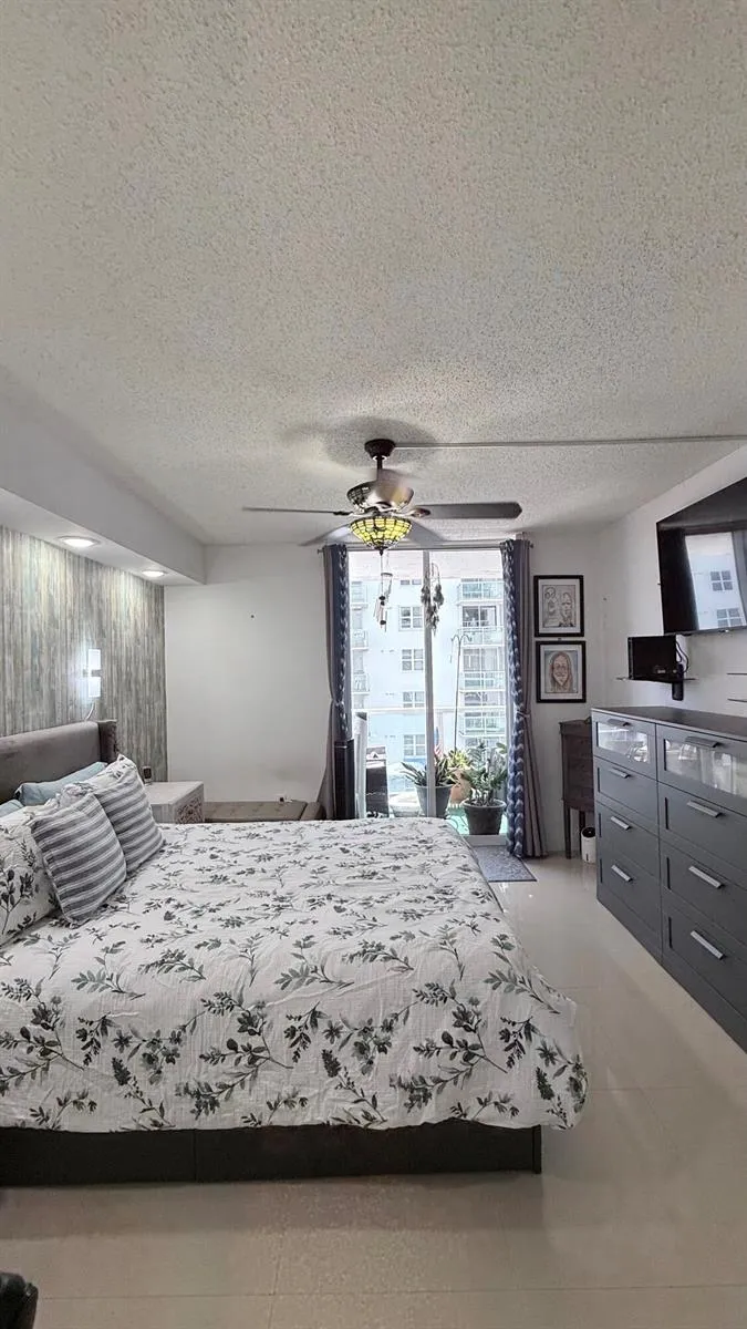 5077 NW 7th Street #914 Miami, FL 33126