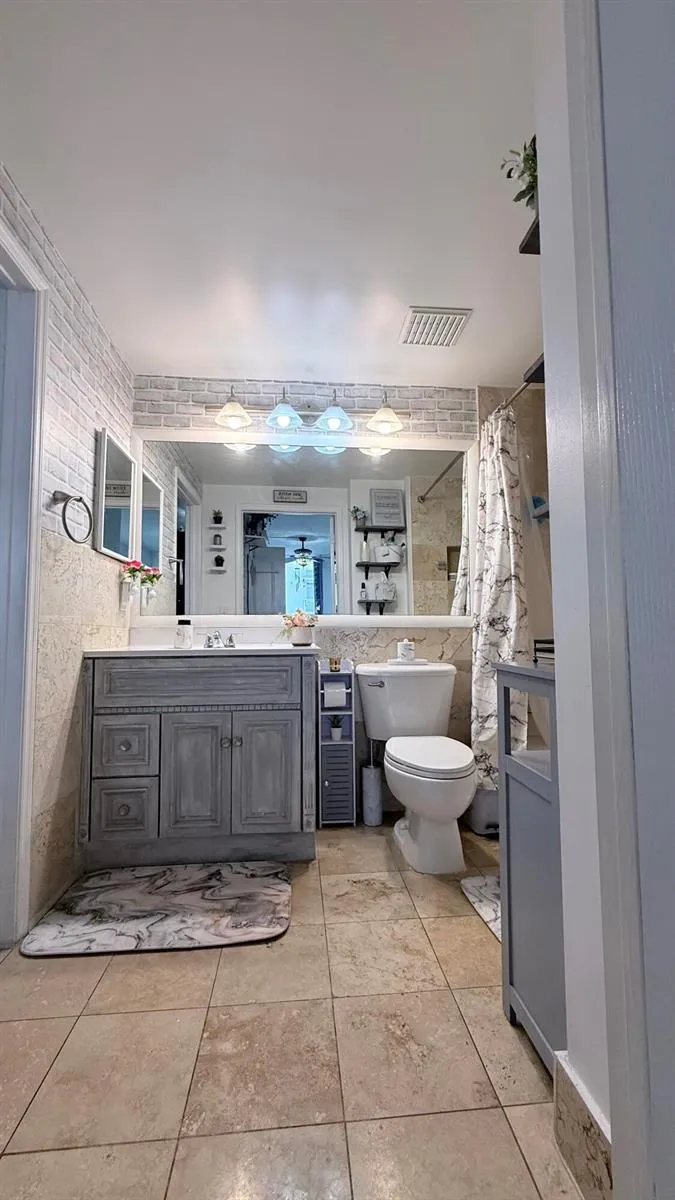 5077 NW 7th Street #914 Miami, FL 33126
