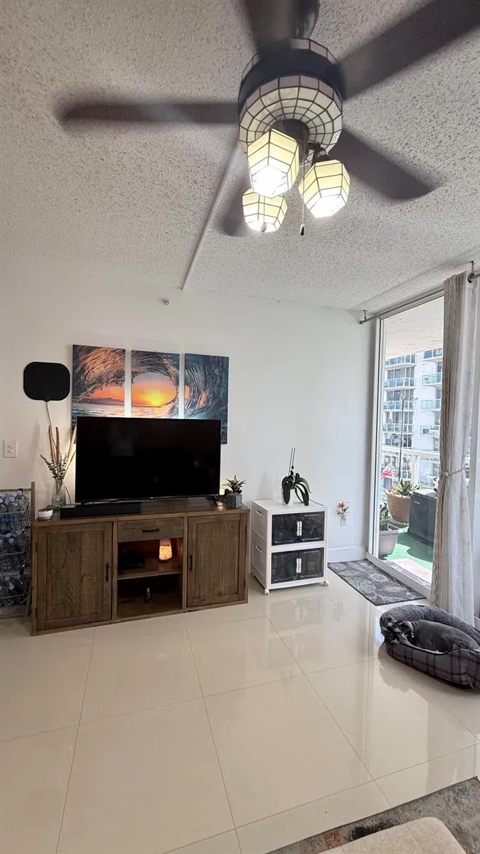 5077 NW 7th Street #914 Miami, FL 33126