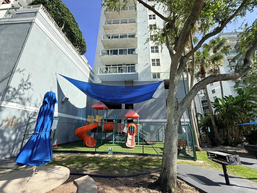5077 NW 7th Street #914 Miami, FL 33126