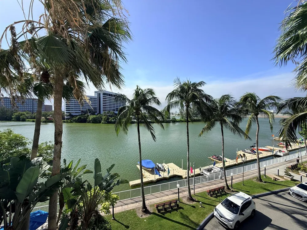 5077 NW 7th Street #914 Miami, FL 33126