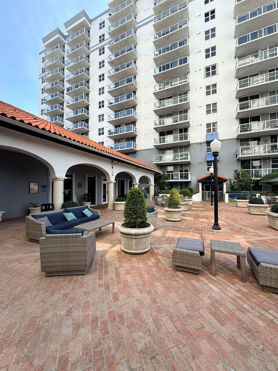 5077 NW 7th Street #914 Miami, FL 33126