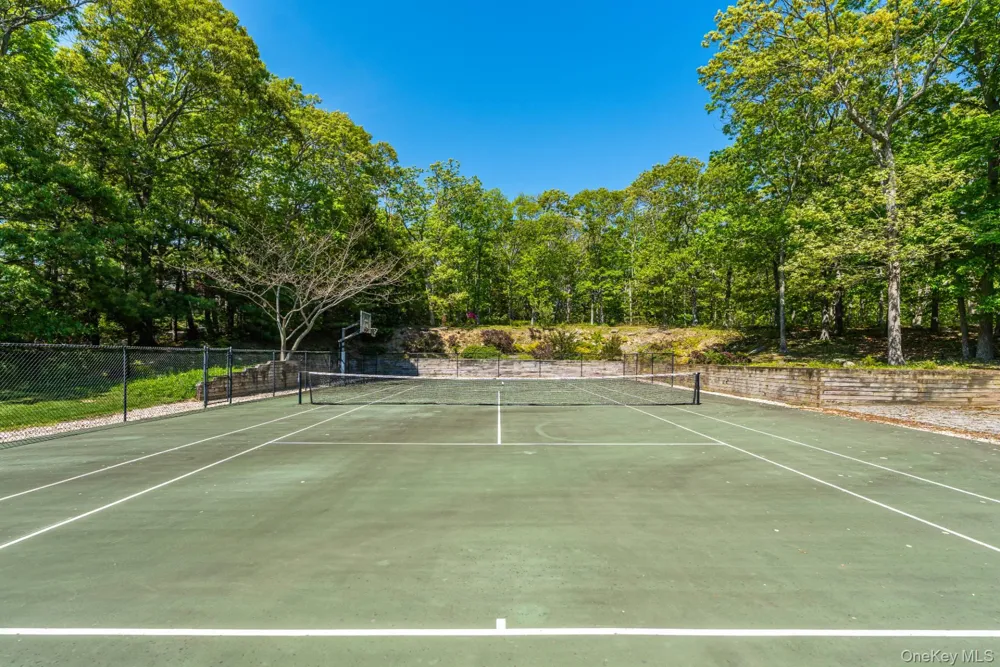 1350 W Cove Road Cutchogue, NY 11935