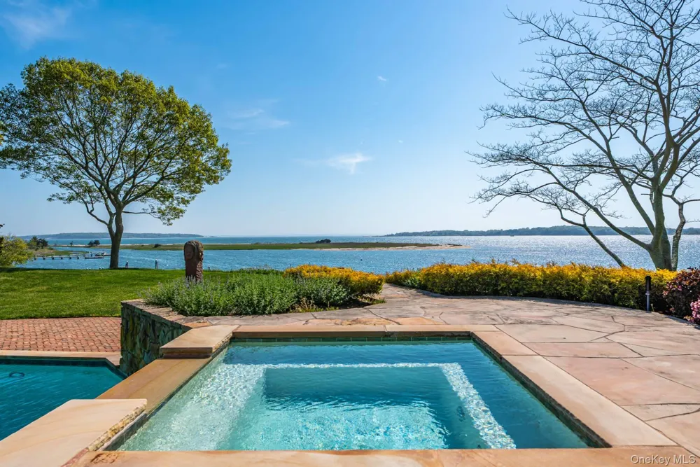 1350 W Cove Road Cutchogue, NY 11935