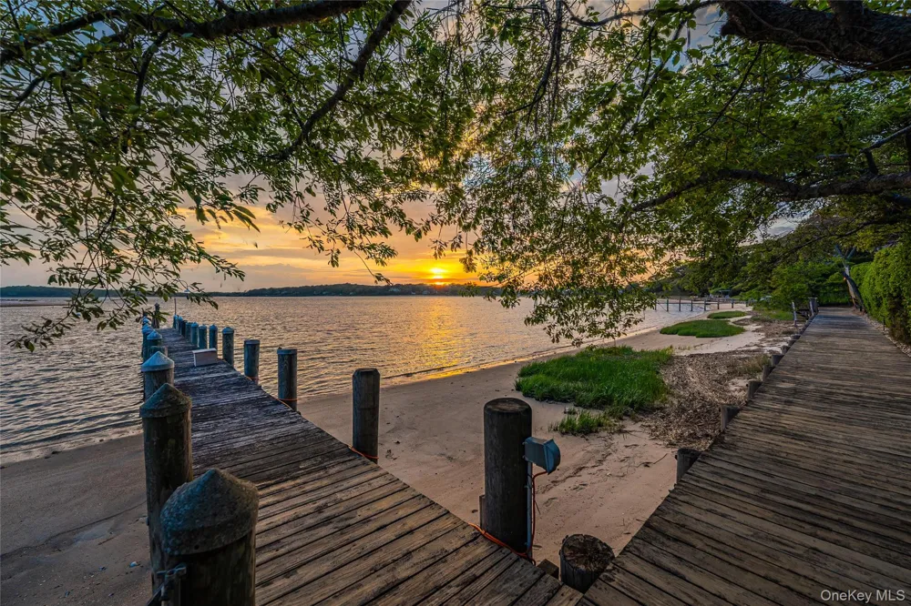 1350 W Cove Road Cutchogue, NY 11935