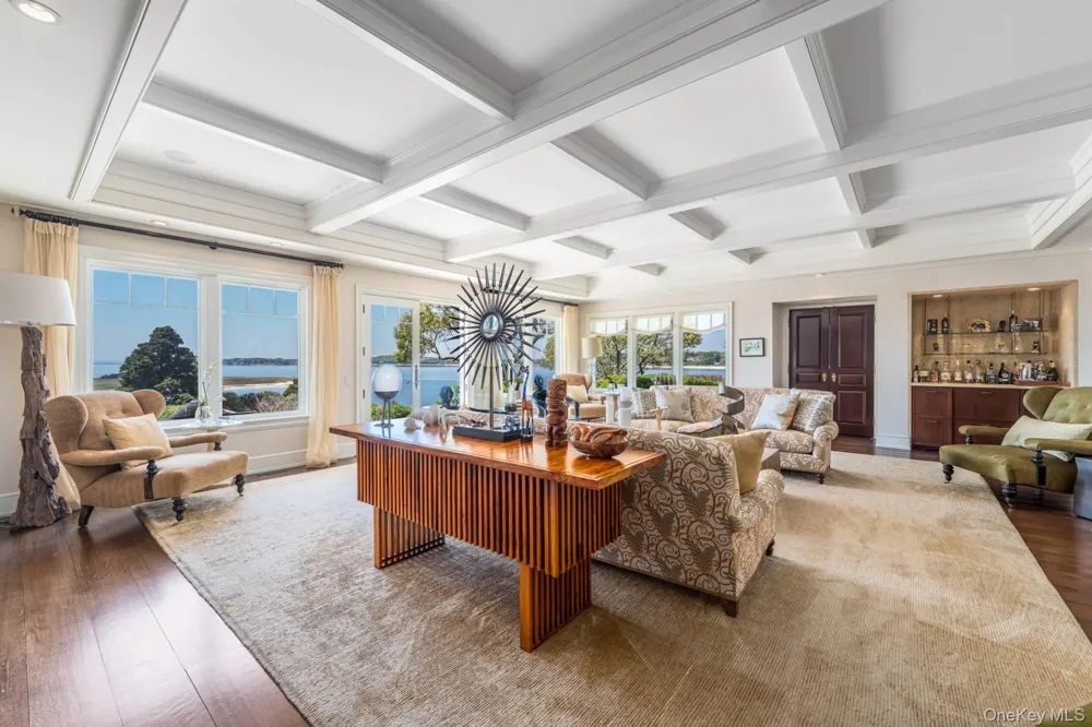 1350 W Cove Road Cutchogue, NY 11935