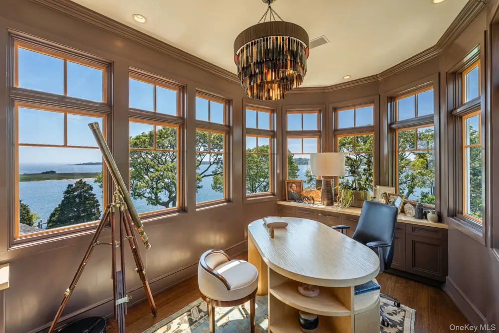1350 W Cove Road Cutchogue, NY 11935