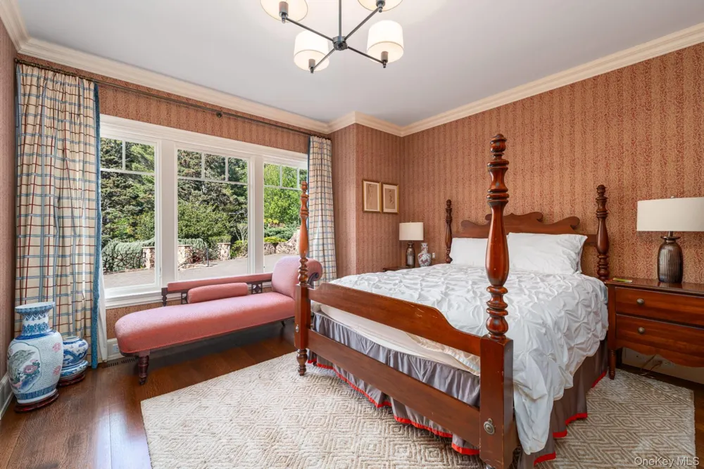 1350 W Cove Road Cutchogue, NY 11935