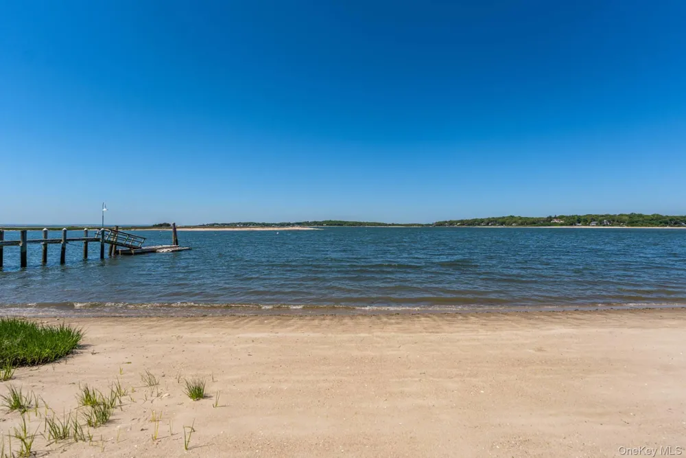 1350 W Cove Road Cutchogue, NY 11935