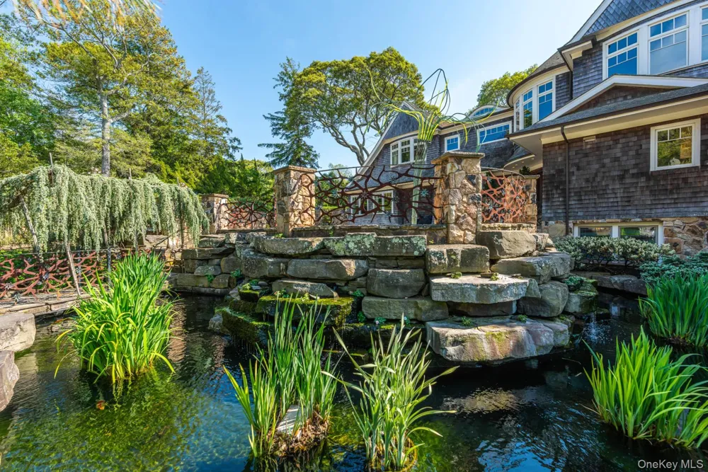 1350 W Cove Road Cutchogue, NY 11935