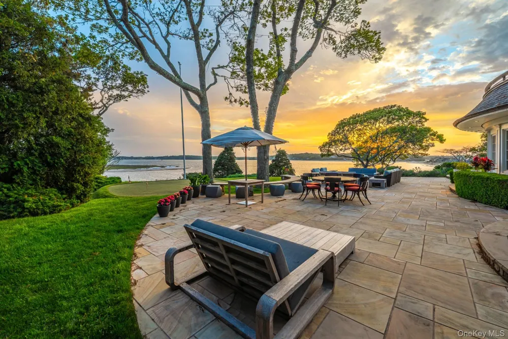 1350 W Cove Road Cutchogue, NY 11935