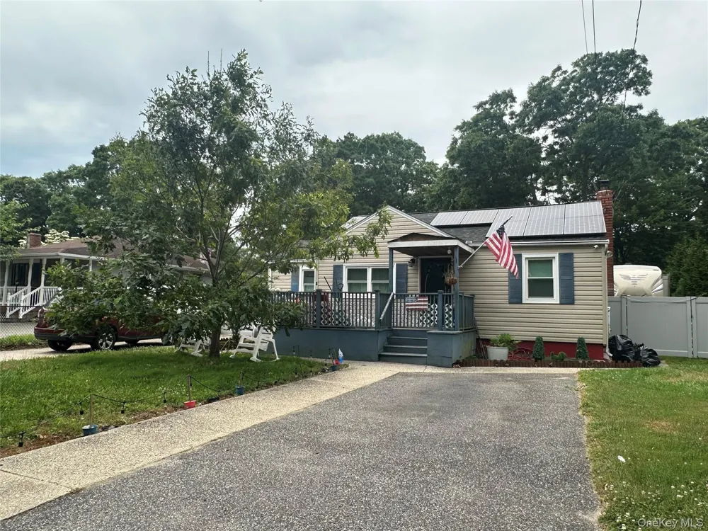 30 Robinwood Street Mastic, NY 11950