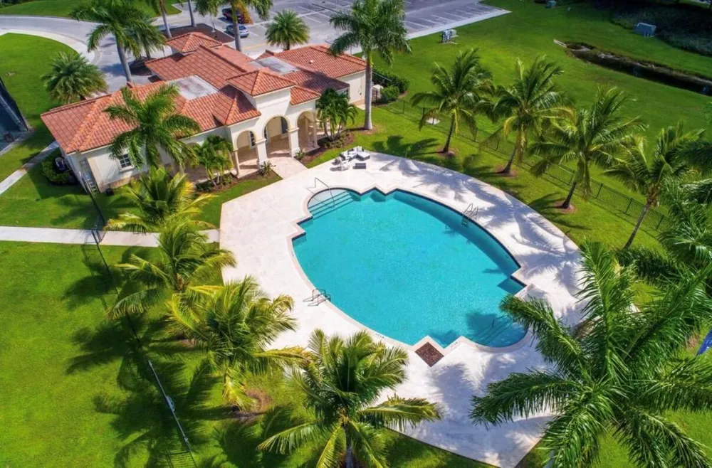 163 SE Via Lago Garda Port St. Lucie, FL 34952