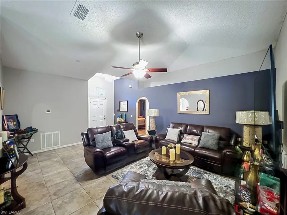 2131 Corner School Drive Orlando, FL 32820