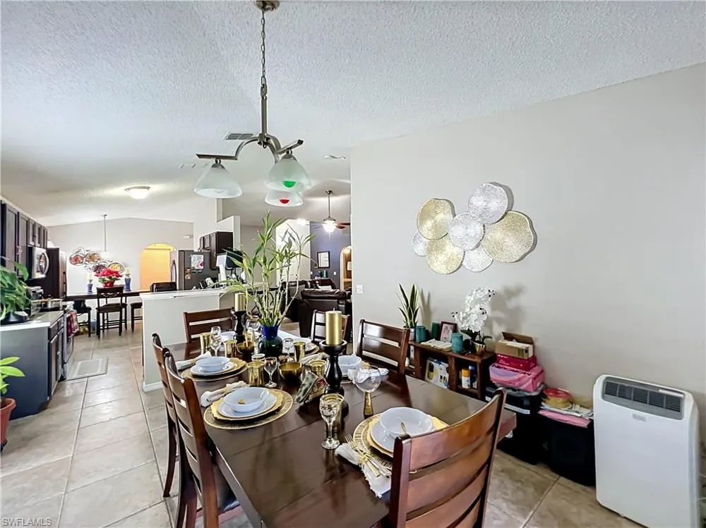 2131 Corner School Drive Orlando, FL 32820